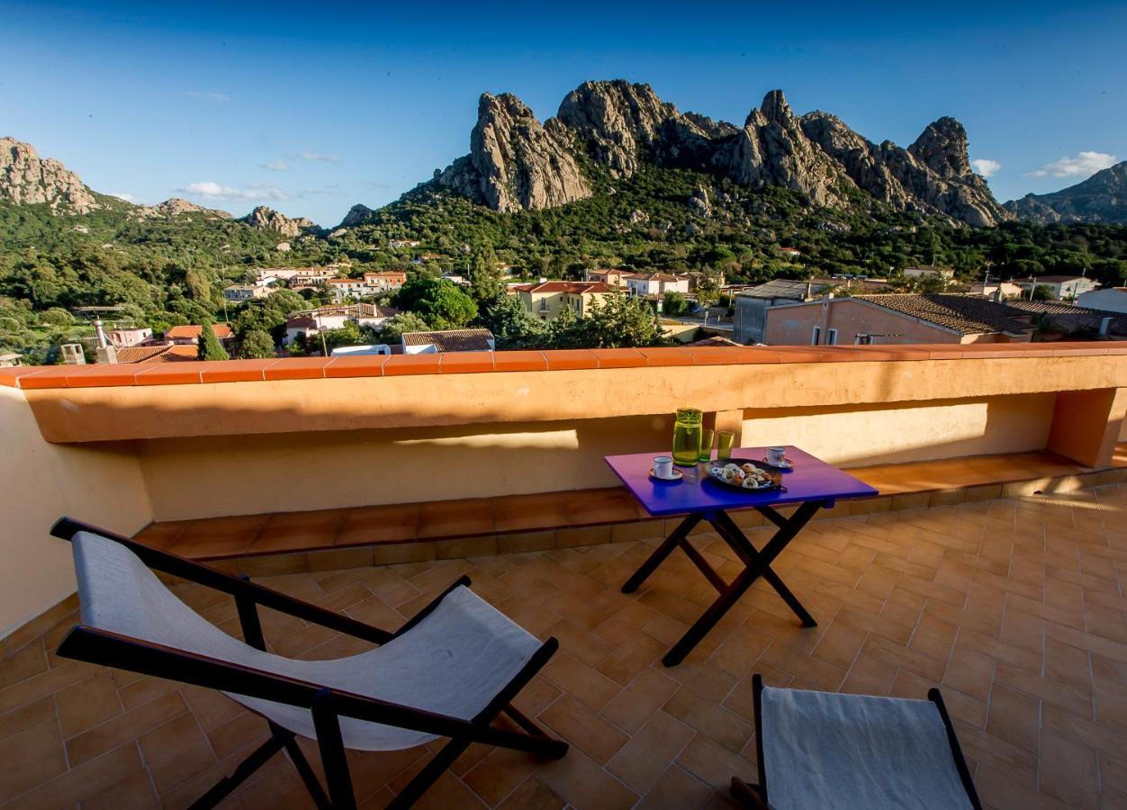 Antica Dimora La Corona San Pantaleo Exterior foto
