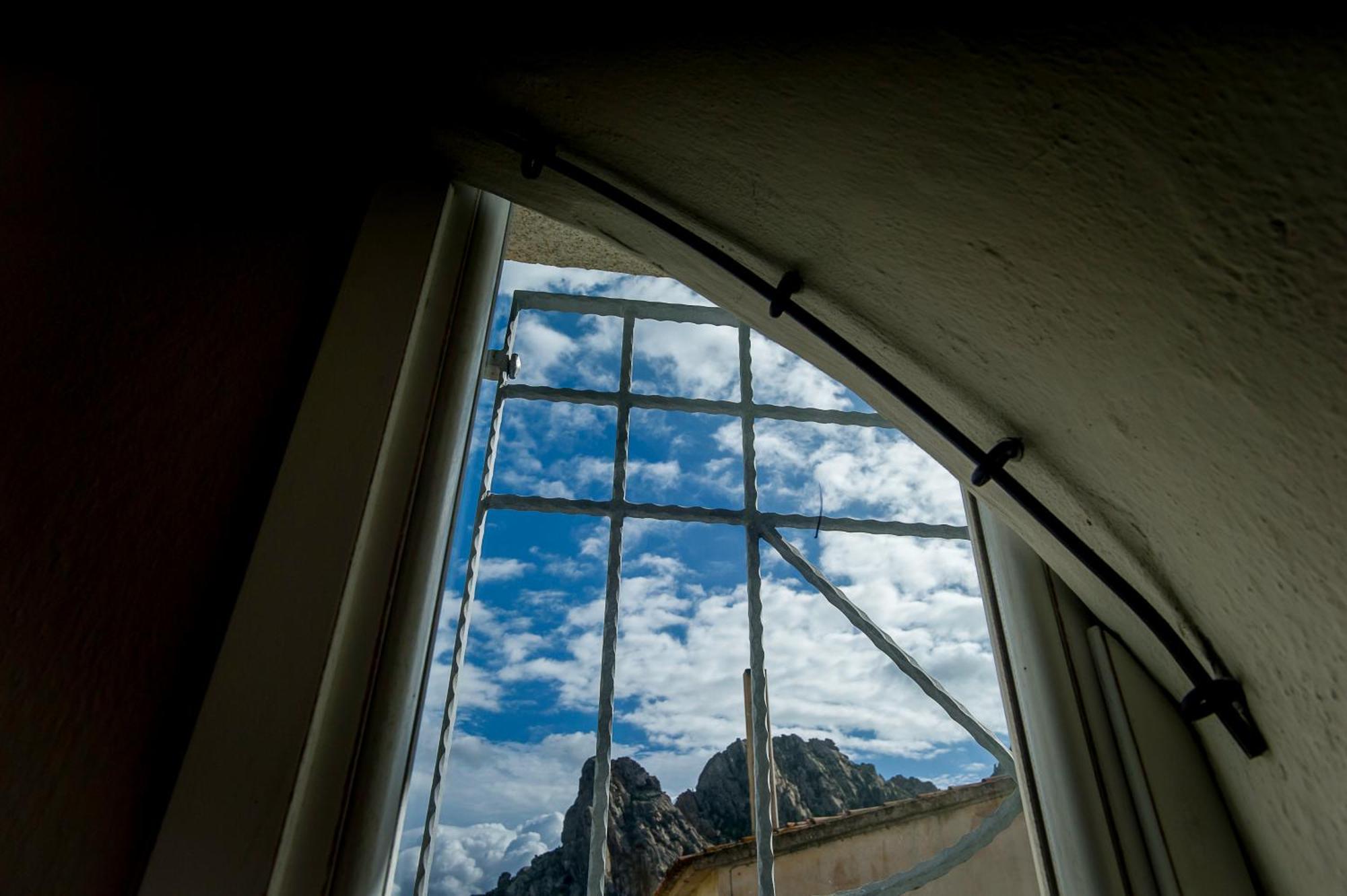 Antica Dimora La Corona San Pantaleo Exterior foto