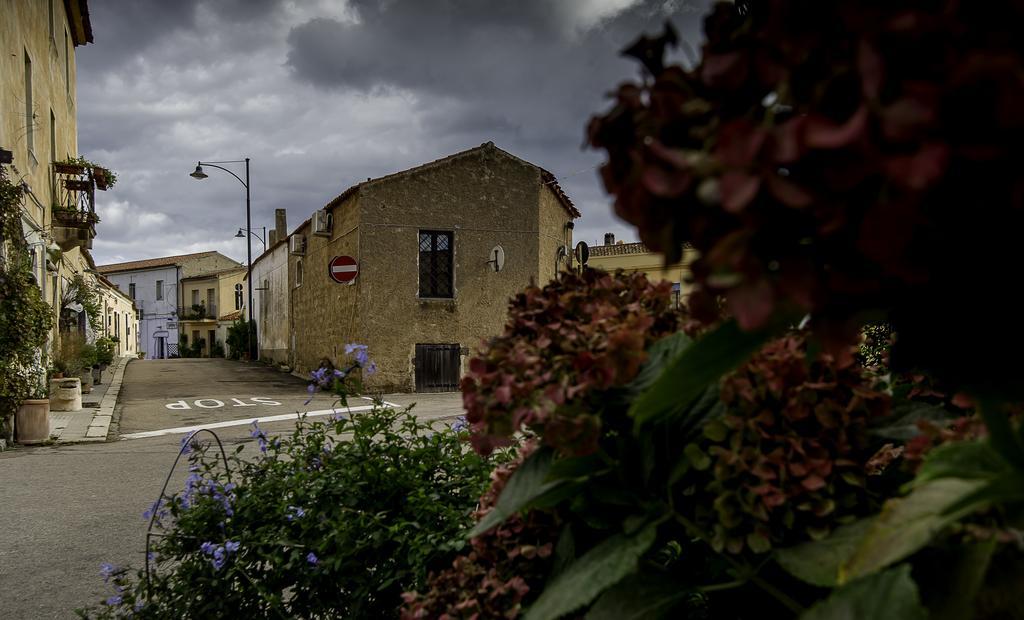 Antica Dimora La Corona San Pantaleo Exterior foto