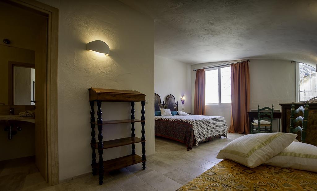 Antica Dimora La Corona San Pantaleo Quarto foto