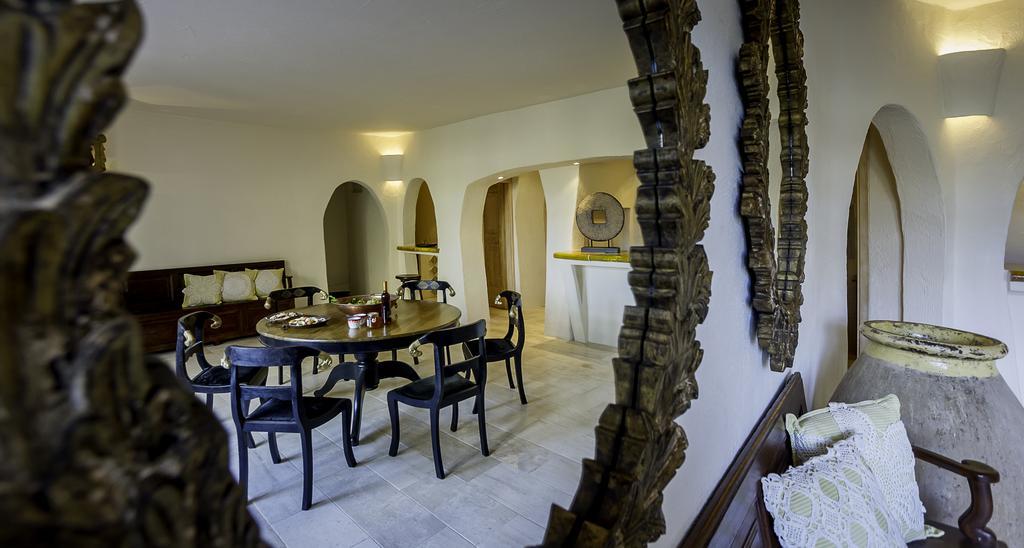 Antica Dimora La Corona San Pantaleo Exterior foto